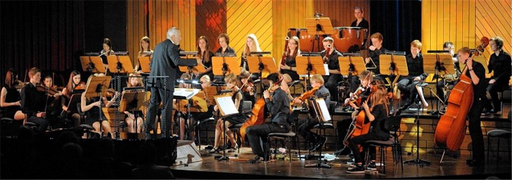 Ende einer Ära: Ein letztes Mal dirigiert Wolfhard Bickel das THG-Orchester beim Jahreskonzert im Mühlehof.
