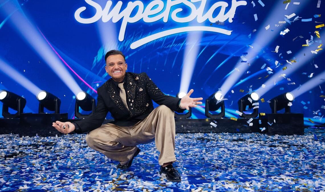Endlich geschafft: Menowin Fröhlich holt sich nach 16 Jahren die "DSDS"-Krone.