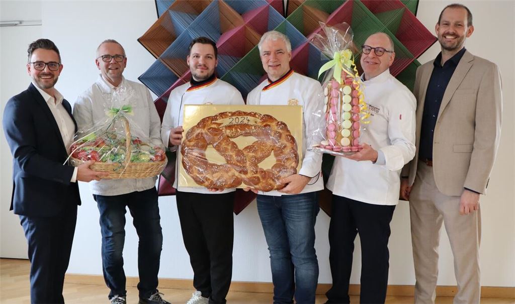 „Eng miteinander verflochten“: Landrat Bastian Rosenau (re.), Pforzheims OB Peter Boch (li.) sowie (v.li.) Andreas Beier, Jannis Wiskandt, Martin Reinhardt und Johannes Becker als Vertreter der Innungen. Foto: privat