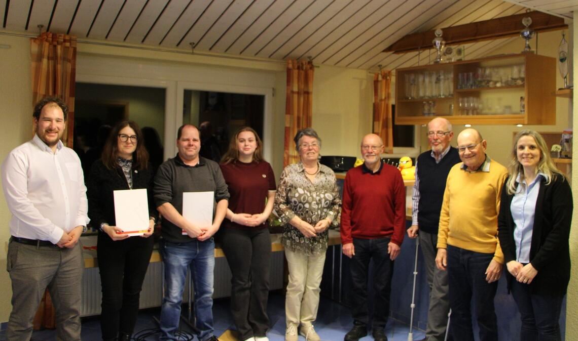 Engagiert und treu: Moritz Speidel, Heike Nonnenmacher, Rüdiger Stehle, Maxin Beisser, Rosemarie Schnepf, Bernd Engelhardt, Klaus Boden, Wolfgang Gössele und Silke Klaar (v.li.). Foto: privat