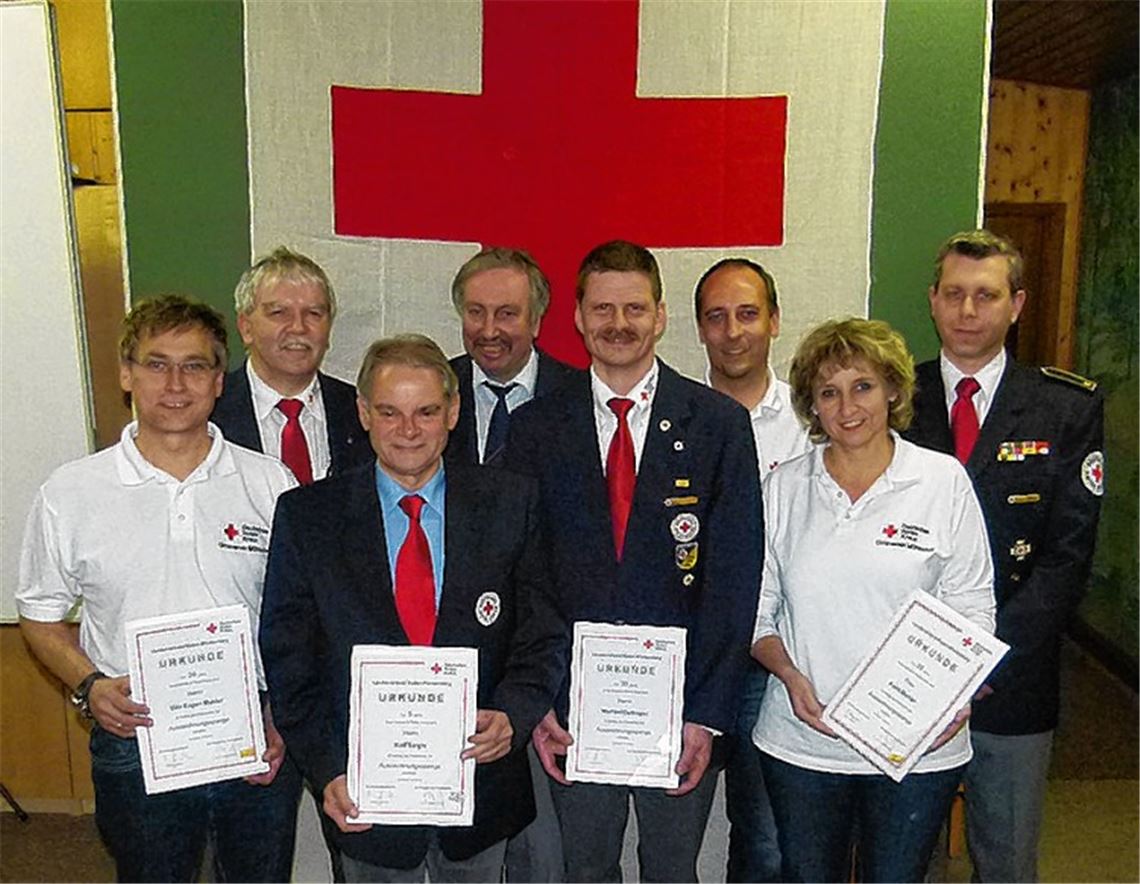 Engagierte Mitglieder: Der DRK-Ortsverein bedankt sich im Rahmen seiner Jahreshauptversammlung bei langjährigen Aktiven.