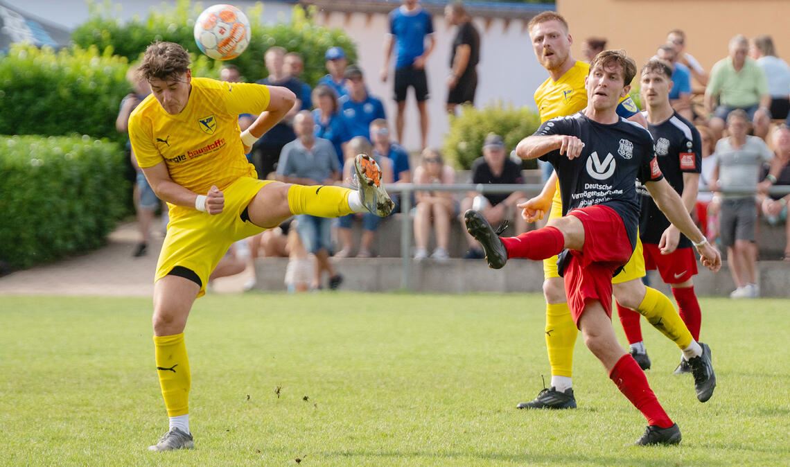 Enge Kiste: das Halbfinale zwischen Lomersheim und Ötisheim.