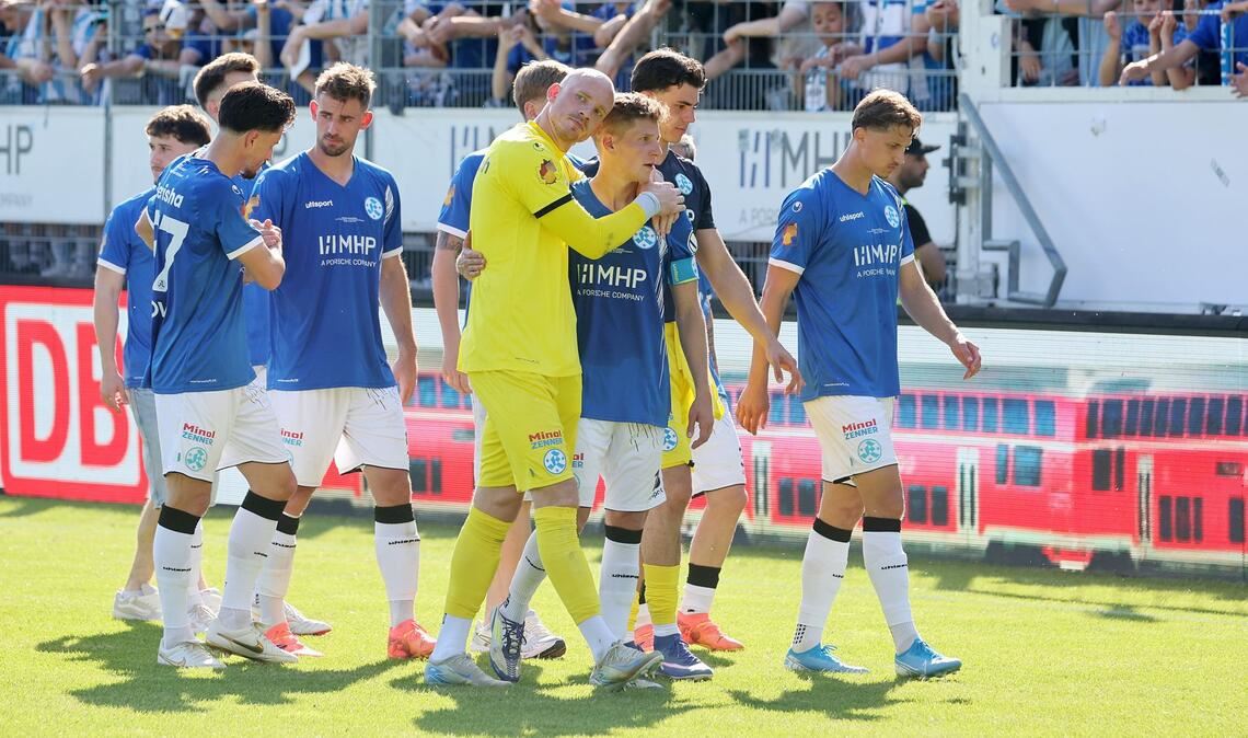 Enttäuschung pur bei den Kickers-Spielern.