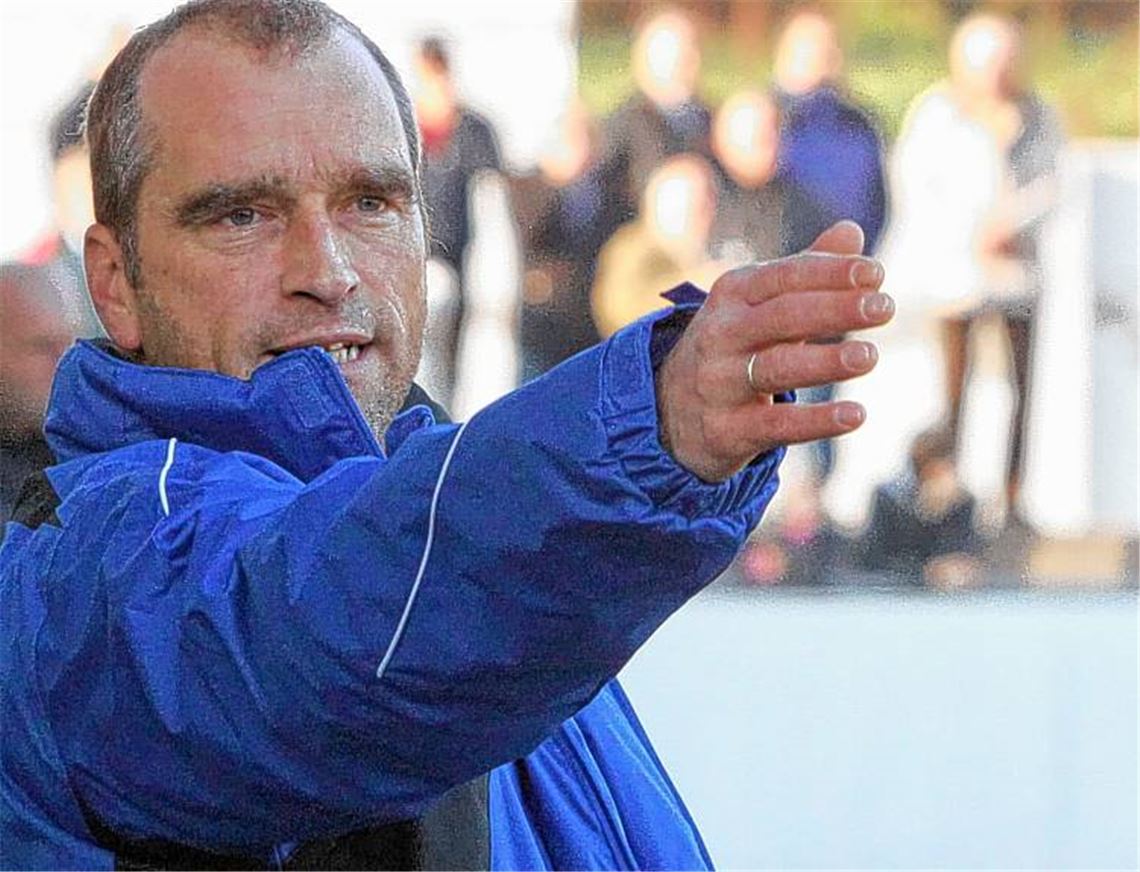 Enttäuschung über das 2:2 gegen Zuzenhausen: der Einstand von Rainer Krieg als Trainer beim 1. CfR Pforzheim gelingt nur beinahe.  Foto: Eigner