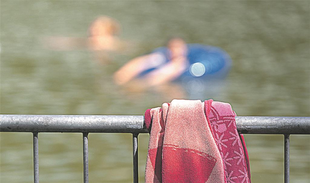 Entwarnung: Im „Tiefen See“ in Maulbronn darf wieder gebadet und geschwommen werden. Symbolfoto: Archiv