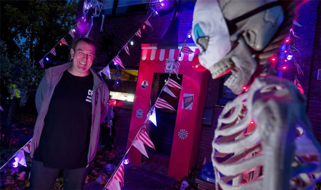 Er hat gut lachen: Dieses Jahr ist das Motto in Sven Wagners Halloween-Haus "Freak Circus".