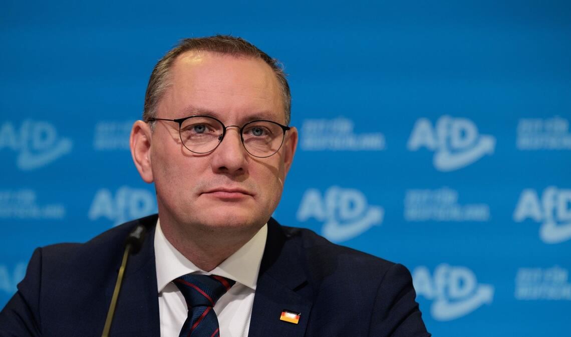 Er riecht eine „Geschmäckle“, das seine Partei verströmt: AfD-Chef Tino Chrupalla.