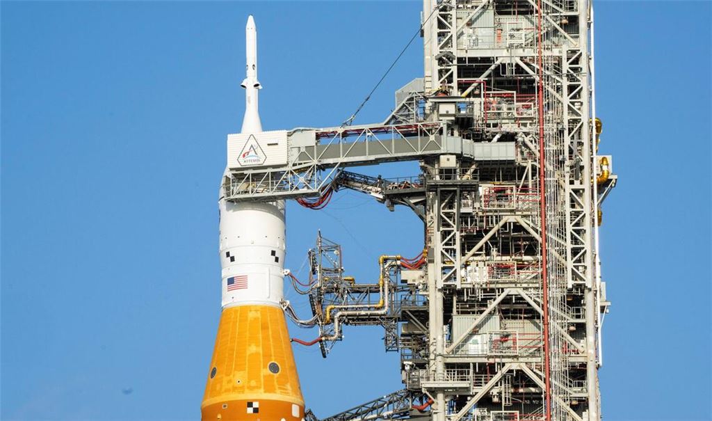 Erfahren Sie alles über die Artemis-2-Mission der NASA: Startzeit, Livestream und die Bedeutung der historischen Mondmission.