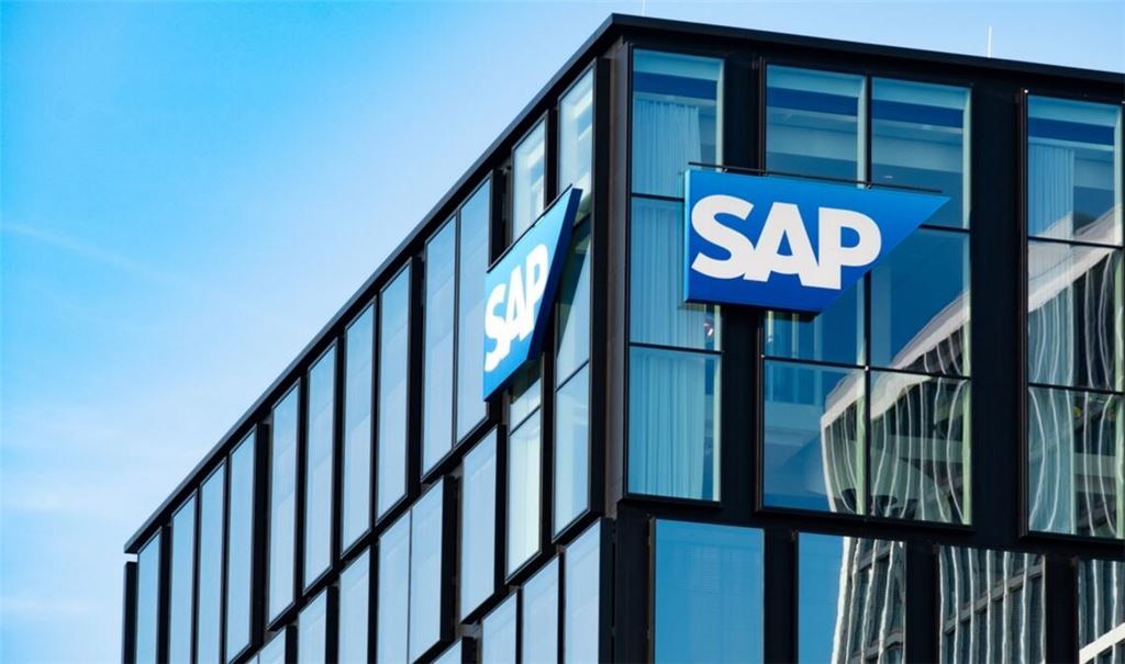 Erfahren Sie, wie sich eine Investition in SAP vor 10 Jahren entwickelt hätte und welche Rendite Anleger heute erzielt hätten. Ein Blick auf die Kursentwicklung und aktuelle Analystenmeinungen.