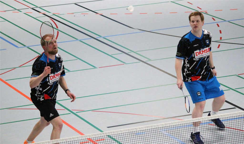 Erfolgreich im falschen Doppel - Ersatzspieler Lukas Hott (li.) und Matthias Kroll verlieren nachträglich das Derby in Illingen. Foto: privat