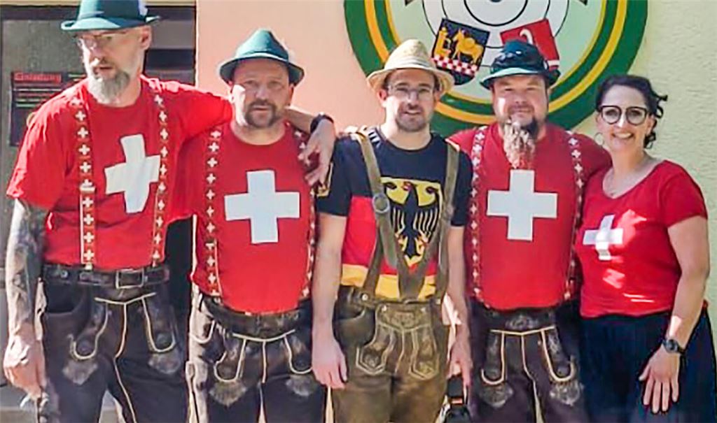 Erfolgreiche Schützen, die die Schweiz und Deutschland vertreten: Andreas Gedamke, Björn Riexinger, Nico Schmidt, Sven Reinisch und Kathrin Brandt-Reinisch (v.li.).