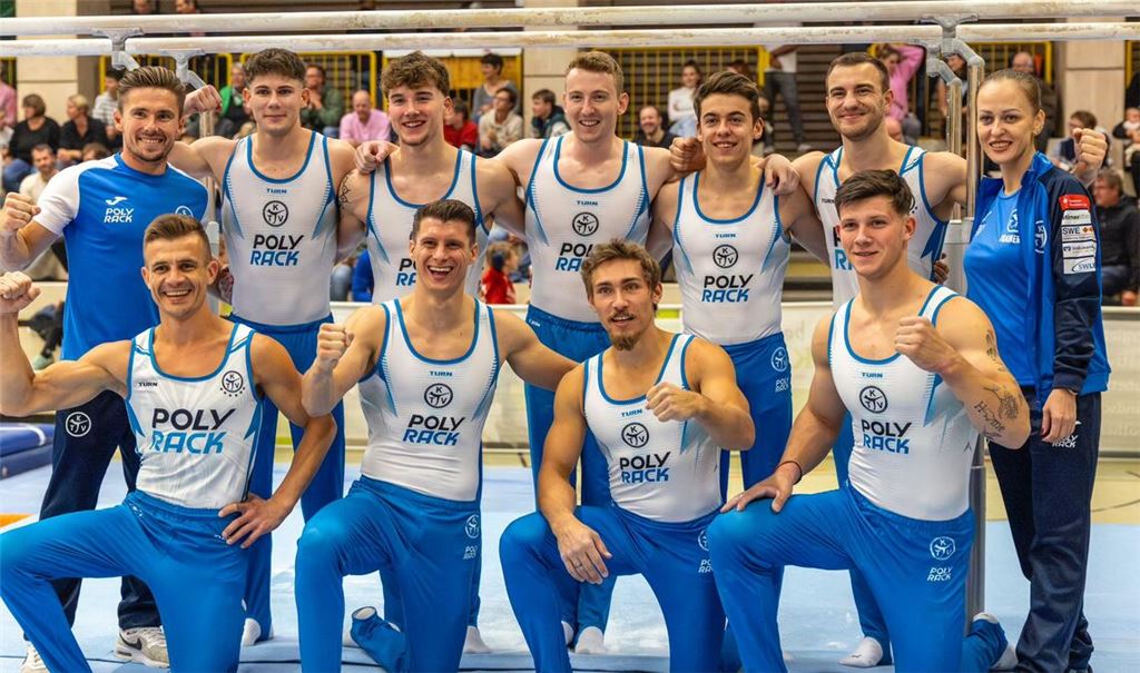 Erfolgreicher Saisonstart: Cheftrainer Brain Gladow, Dario Sissakis, Pascal Brendel, Tim Sauter, Yannick Kessler, Trainerin v. Kovtun Yryina Gorbacheva (oben, v.li.), Daniel Ilie Popescu, Lukas Dauser, Nick Klessing und Illia Kovtun (es fehlt Andreas Bretschneider).