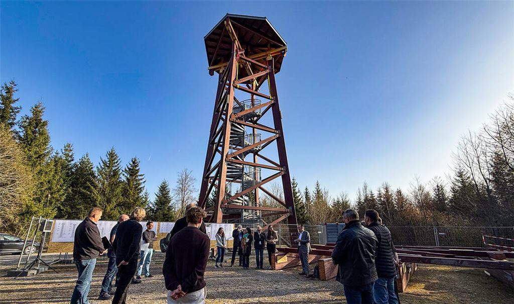 Ergebnis einer Untersuchung: Rost und Fäulnis hatten der Konstruktion des Aussichtsturms zugesetzt. Fotos: Stadt Pforzheim