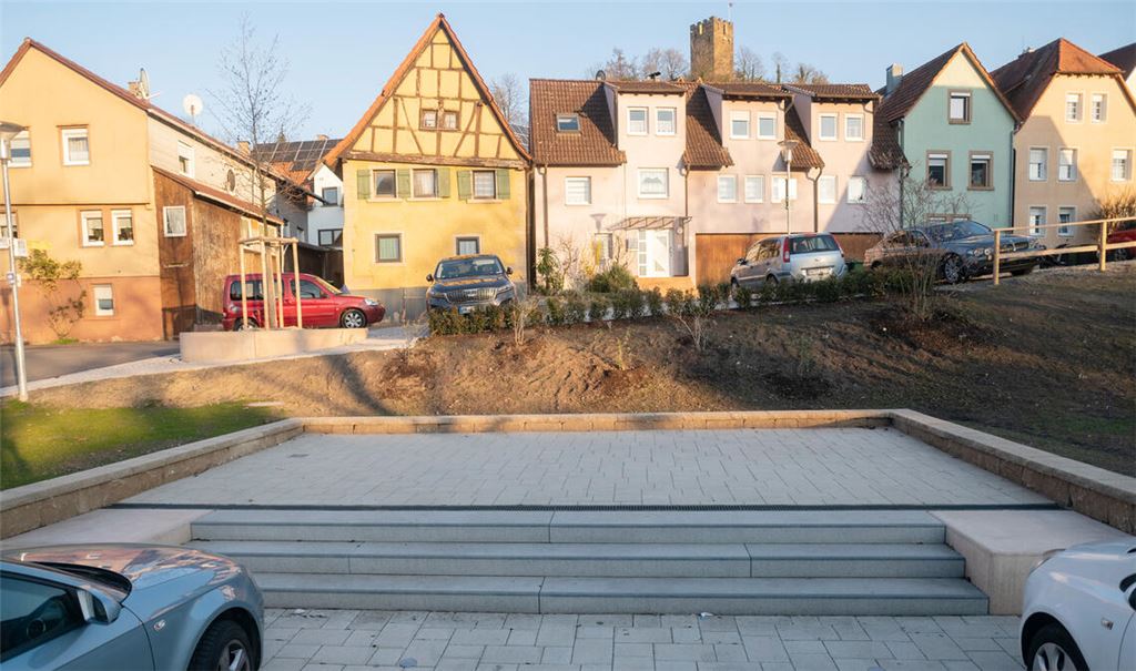 Erhält ein Dach: die Bühne im neuen Ortszentrum in Sternenfels. Foto: Fotomoment