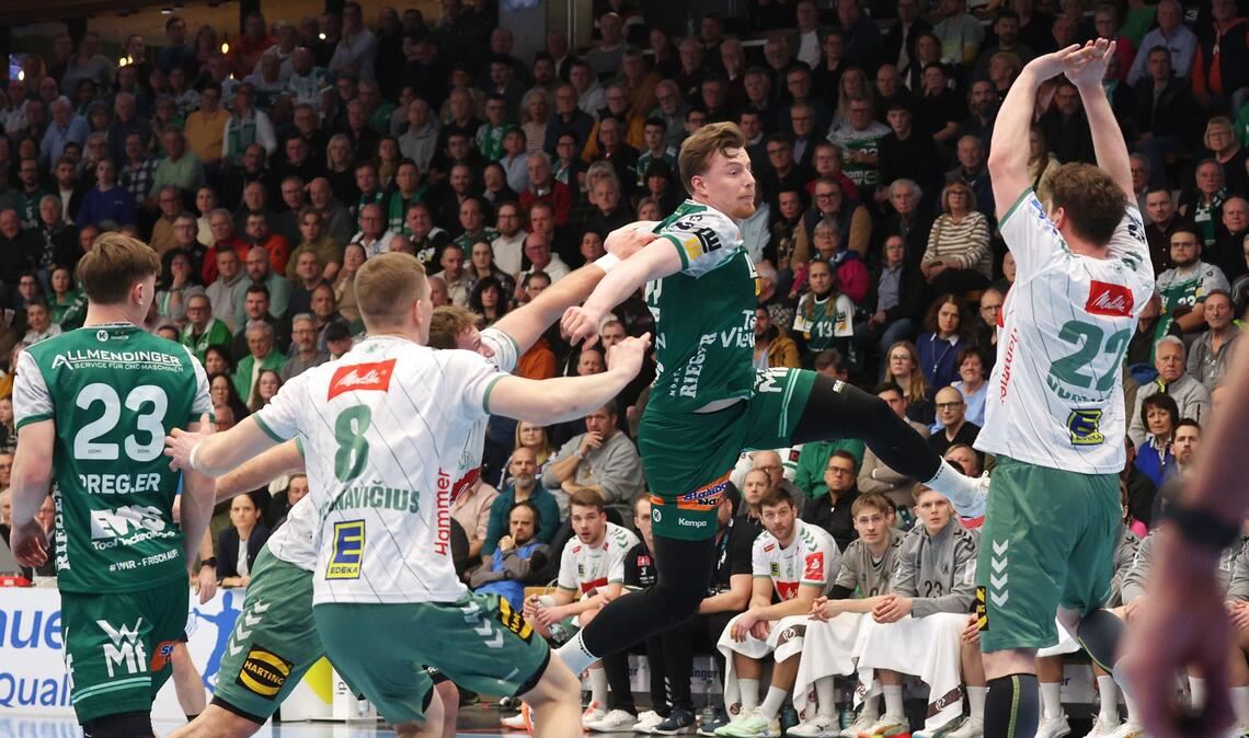 Erik Persson mit Dynamik aus dem Rückraum.