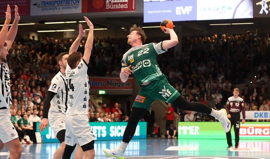 Erik Persson zieht aus dem Rückraum ab.