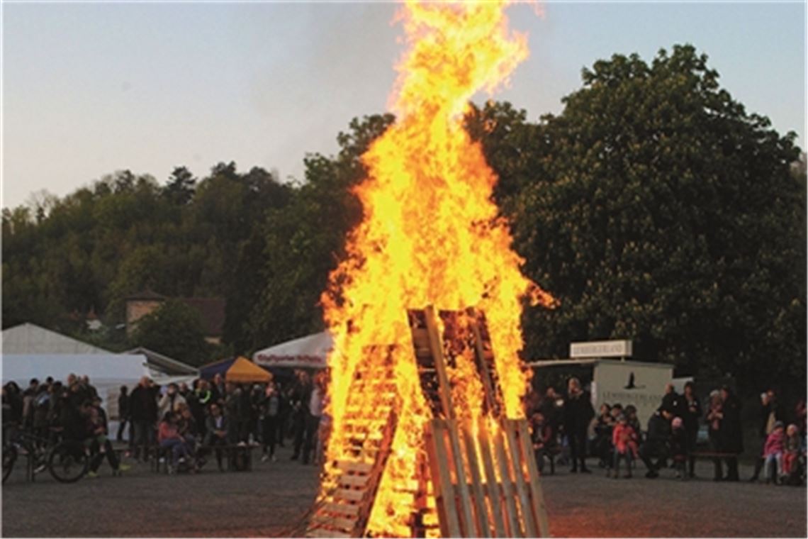 „Hex on Fire“ findet an neuem Standort statt Erinnerung an 2019. Damals wurde auf dem Festplatz gefeiert. Nun findet die Veranstaltung an der Stillen Enz statt. Foto: Archiv