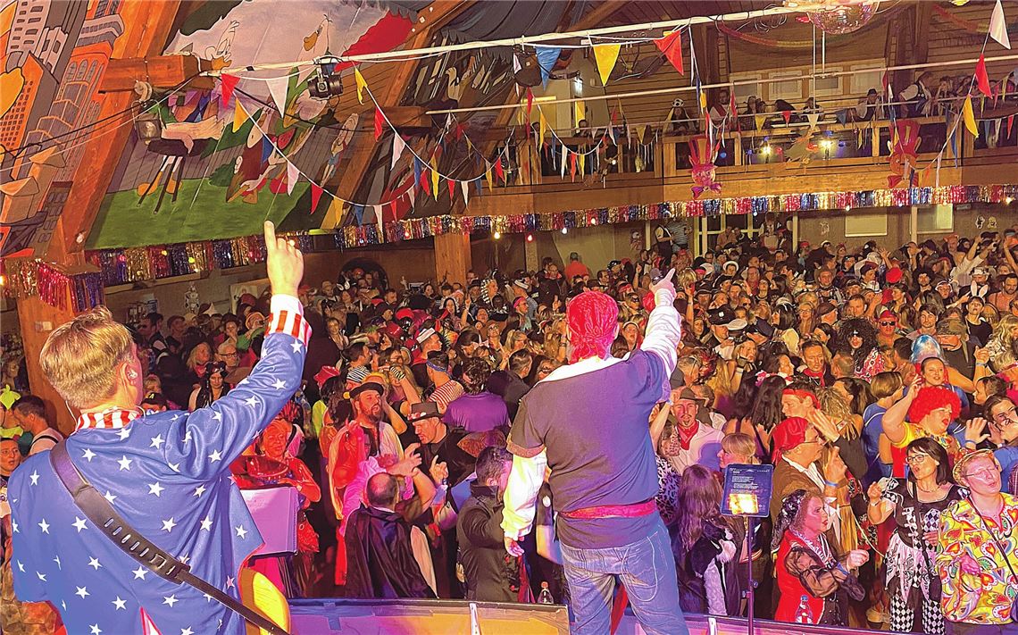 Erinnerung an bessere Zeiten: Für Formationen wie die XXL-Partyband könnten die diskutierten Faschingsverbote problematisch werden. Foto: privat