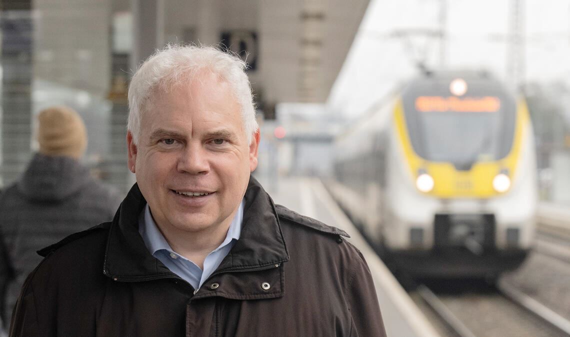 Erläutert die Hintergründe der Neuerung zum Fahrplanwechsel: Experte Matthias Lieb aus Mühlacker. Foto: Fotomoment
