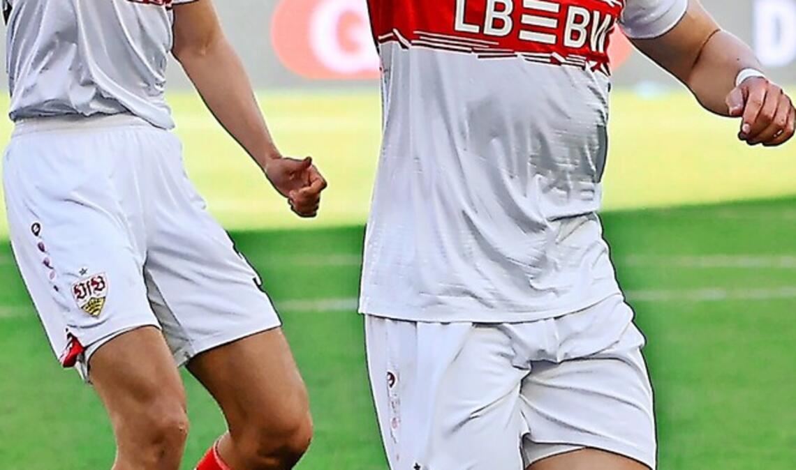 Ermedin Demirovic (re.) hat gegen Werder den wichtigen Treffer zum 1:1 erzielt.