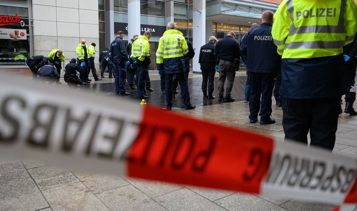 Ermittler geben nach der Amokfahrt weitere Details zu den Verletzten und dem Täter bekannt.