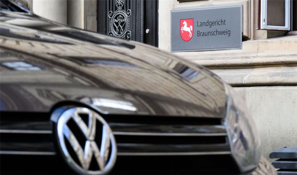 Erneut müssen sich fünf Angeklagte vor dem Landgericht Braunschweig verantworten.