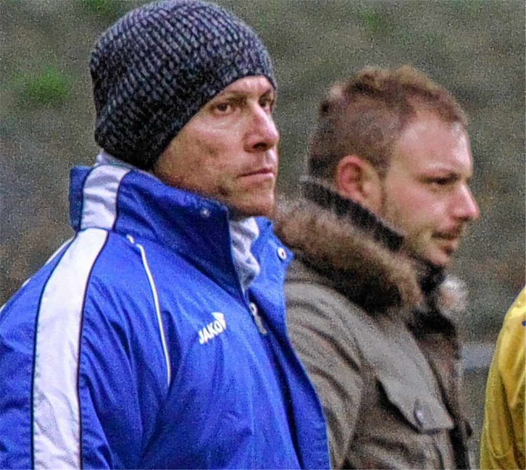 Ernüchterung: Illingens Trainer Thomas Fritsch (li.) und Co-Trainer Marino Tricarico Archivfoto: Eigner
