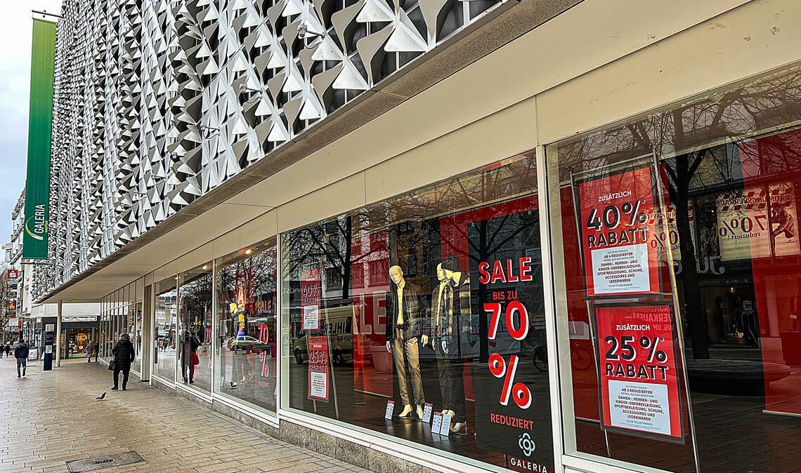 Erst Karstadt und Klingel in Pforzheim, jetzt Steuler in Mühlacker: Werden weitere Hiobsbotschaften von Unternehmen aus der Region folgen? Fotos: Archiv