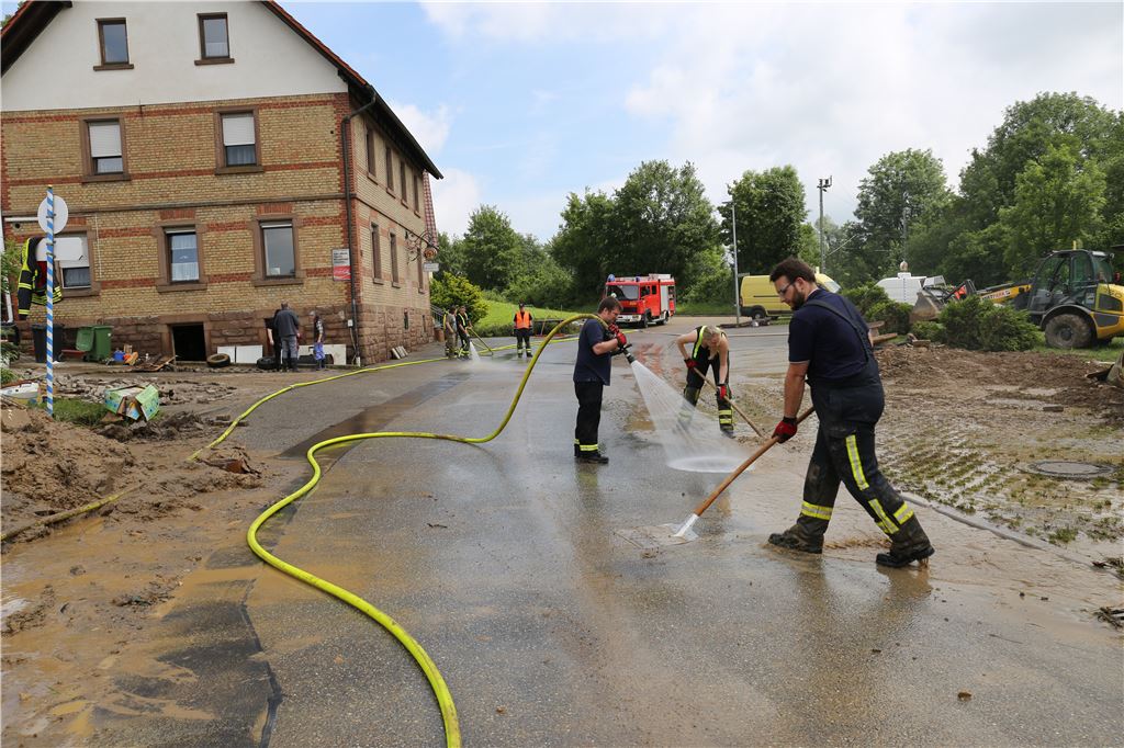910_0008_111564_cb_Hochwasser_Bahnhoefle5