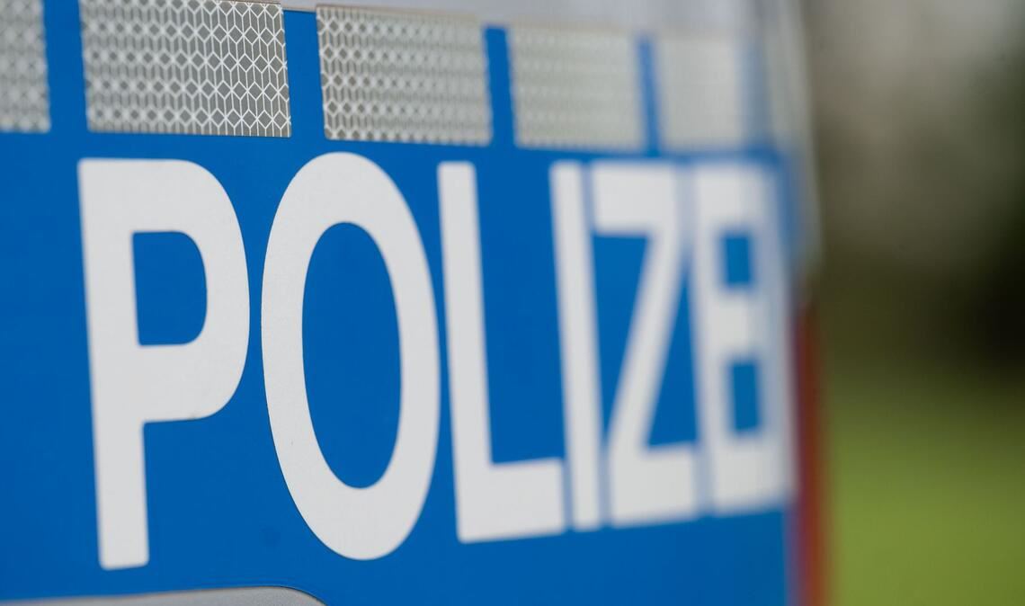 Erst einer Spezialeinheit der Hamburger Polizei gelingt es, den 32-Jährigen zu überwältigen.