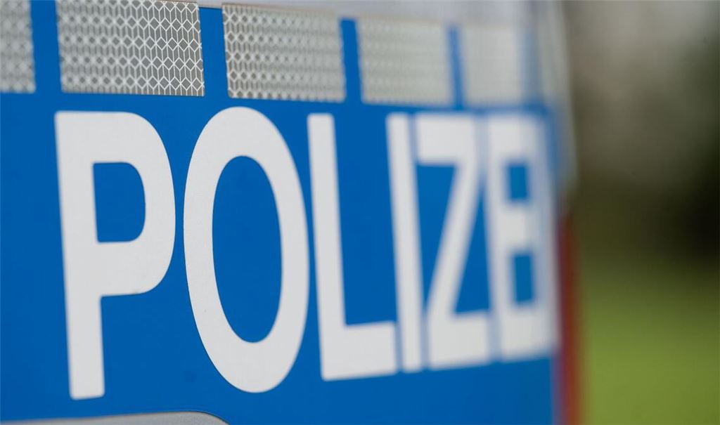 Erst einer Spezialeinheit der Hamburger Polizei gelingt es, den 32-Jährigen zu überwältigen.