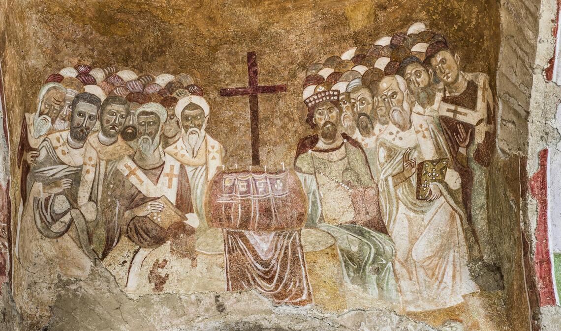 Erstes Konzil von Nicäa: Kaiser Konstantin I. im Jahre 325 n. Chr. mit Teilnehmern des Konzils (byzantinisches Fresko in der Basilika St. Nikolaus in Myra).