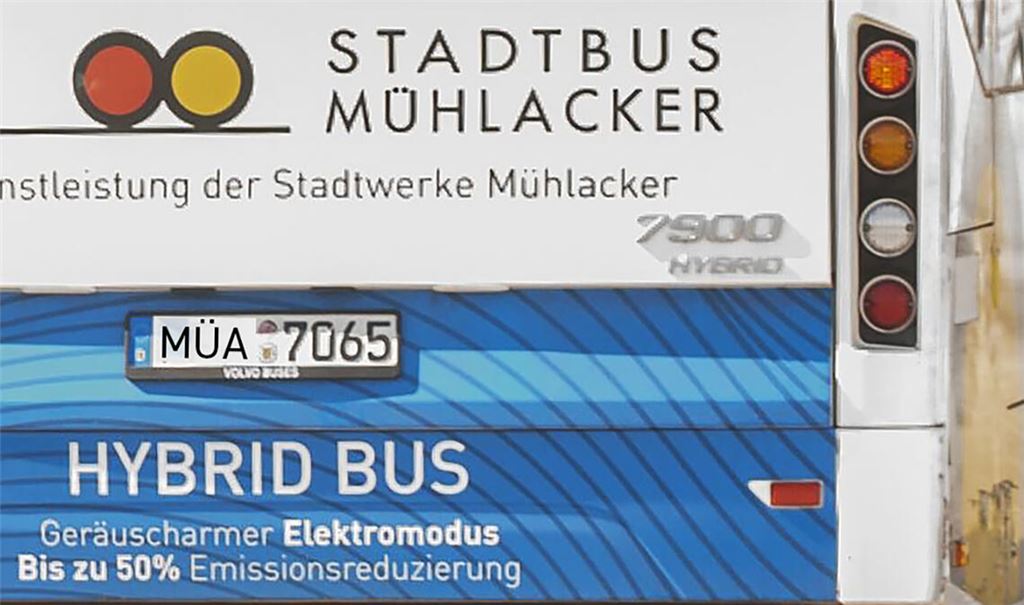 Es bleibt bei der Fotomontage – einen Mühlacker Stadtbus mit „MÜA“-Kennzeichen wird es nicht geben. Fotomontage: mt