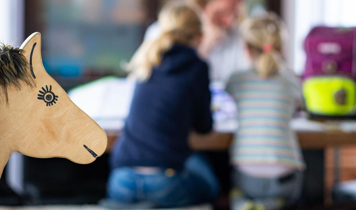 Es bleibt dabei: Im familiengerichtlichen Verfahren steht das Wohl des Kindes im Vordergrund. (Symbolbild)