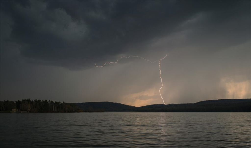 Es drohen wieder Gewitter in Deutschland.