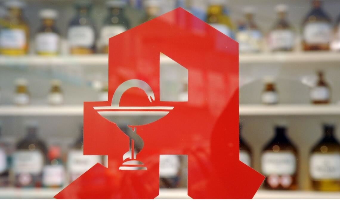 Es geht um die Frage, ob apothekenpflichtige Arzneimittel in einem Webshop, in dem zugleich Konsumgüter des täglichen Lebens verkauft werden, überhaupt platziert werden dürfen. (Symbolbild)