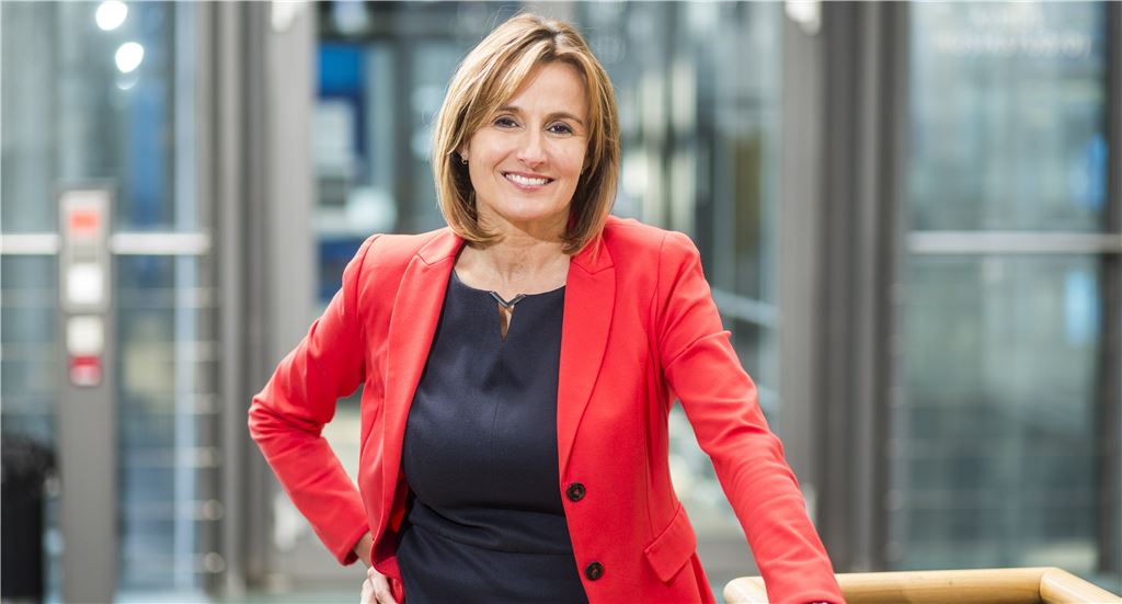 910_0008_191906_Schuetz_Katrin_20191031_KS_1219_2434x131