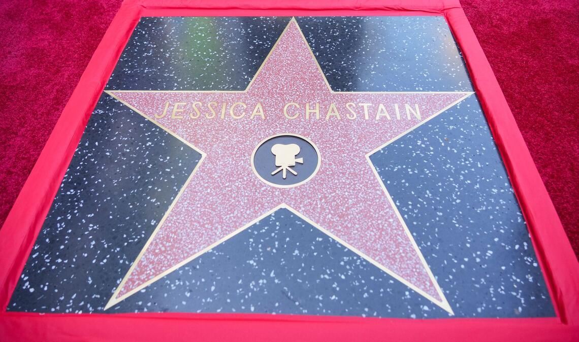Es ist die 2.819. Sternenplakette auf dem berühmten Bürgersteig in Hollywood.