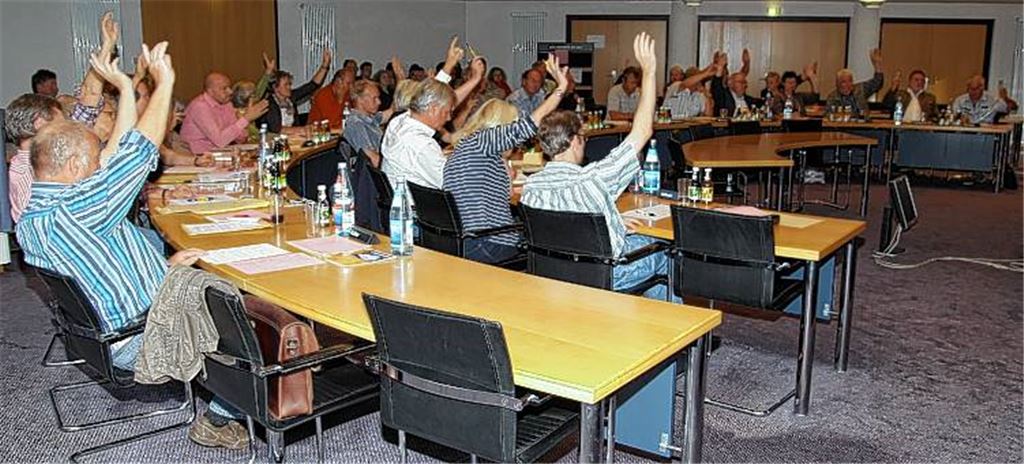 Es ist so weit: Der Gemeinderat stimmt über das Thema Sporthallenbau ab. 