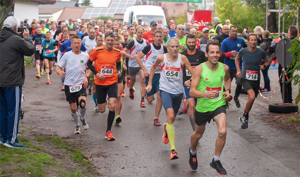 Es ist wieder soweit: Um 9.30 Uhr fällt am Dienstag der erste Startschuss für den Heckengäu-Volkslauf der SFG Serres. Start ist an der Wiernsheimer Lindenhalle. Foto: Archiv
