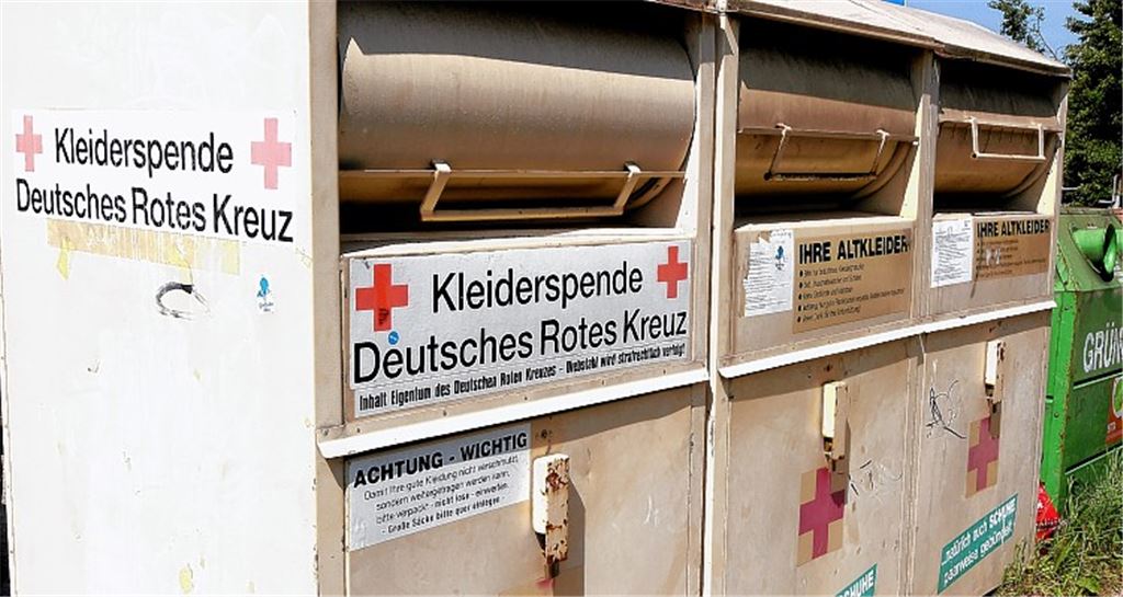 Es ist wohl nur noch eine Frage der Zeit, wie lange das Rote Kreuz alleine über die Inhalte seiner Altkleider-Sammelcontainer verfügen kann. Im Interesse der Gemeinschaft der Müllgebührenzahler will der Enzkreis gleichfalls Ansprüche erheben. Foto: Kollros