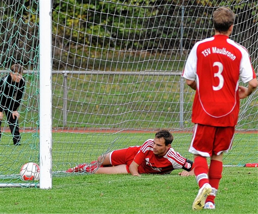 Es läuft noch nicht: Beim TSV Maulbronn zappelt der Ball bisher öfter im eigenen Netz als im Kasten des Gegners. Foto: Fotomoment