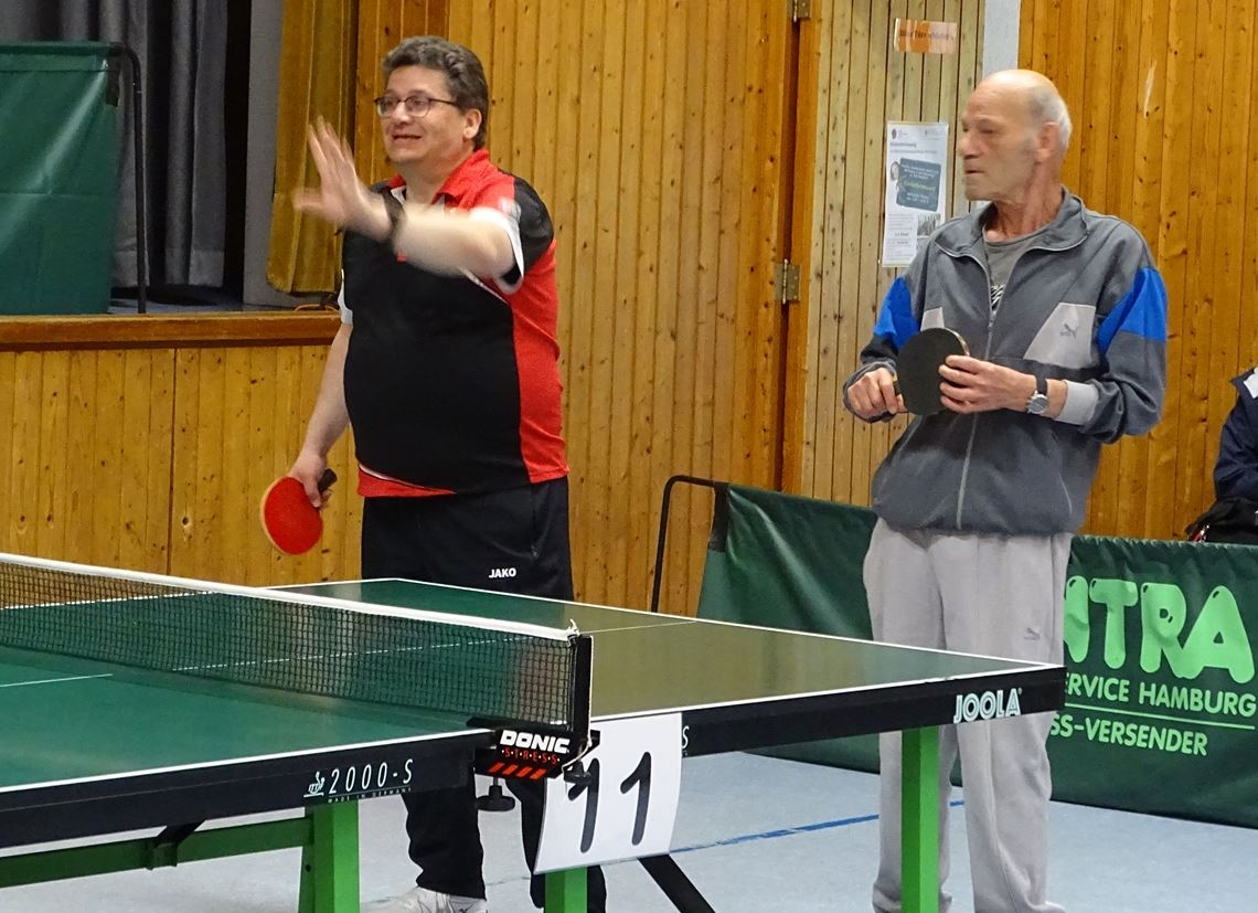 „Sportler treffen Sportler“ Es wird in Zweiergruppen gespielt. Foto: privat