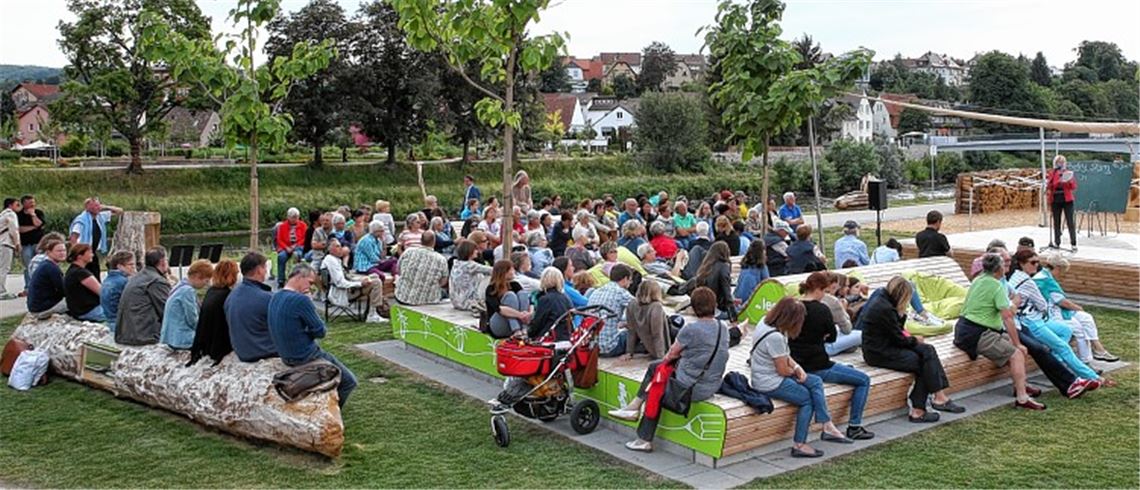 Etablierte Bühne: Die Mühlacker Tagblatt Leseinsel ist bis Ende August jeden Dienstagabend Austragungsort des Poetry Slams.