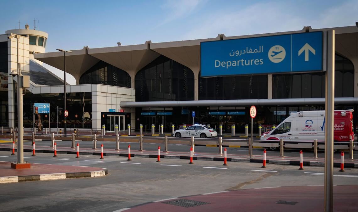 Etwa am internationalen Flughafen von Dubai gibt es derzeit keine Abflüge und Landungen.