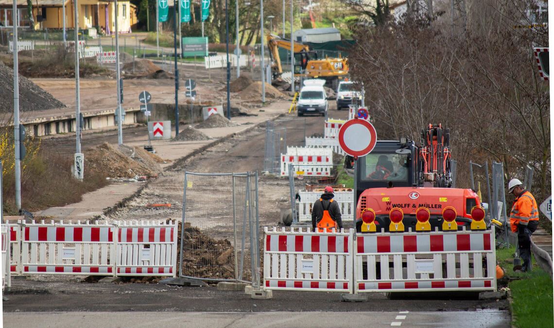 Etwa vier Monate lang ist die Mühlacker Ziegeleistraße eine Baustelle. Foto: Fotomoment