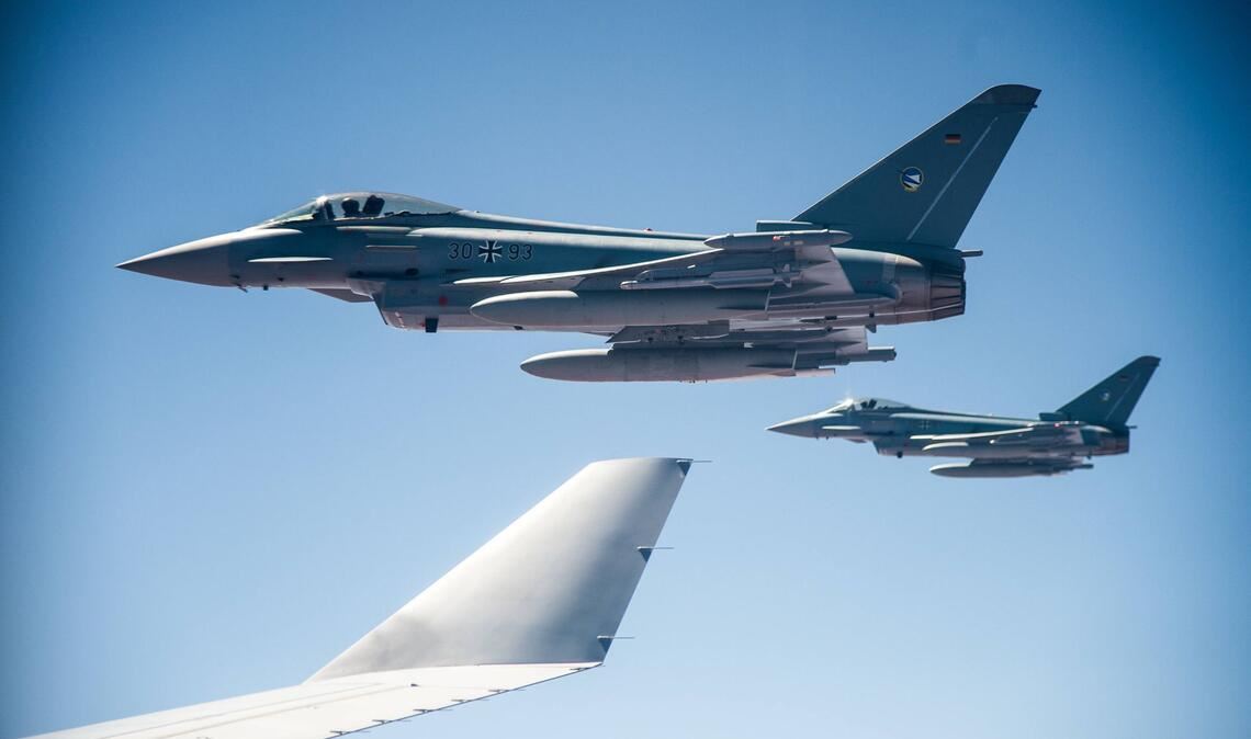 Eurofighter-Kampfjets der Bundesluftwaffe bei einem Übungsflug