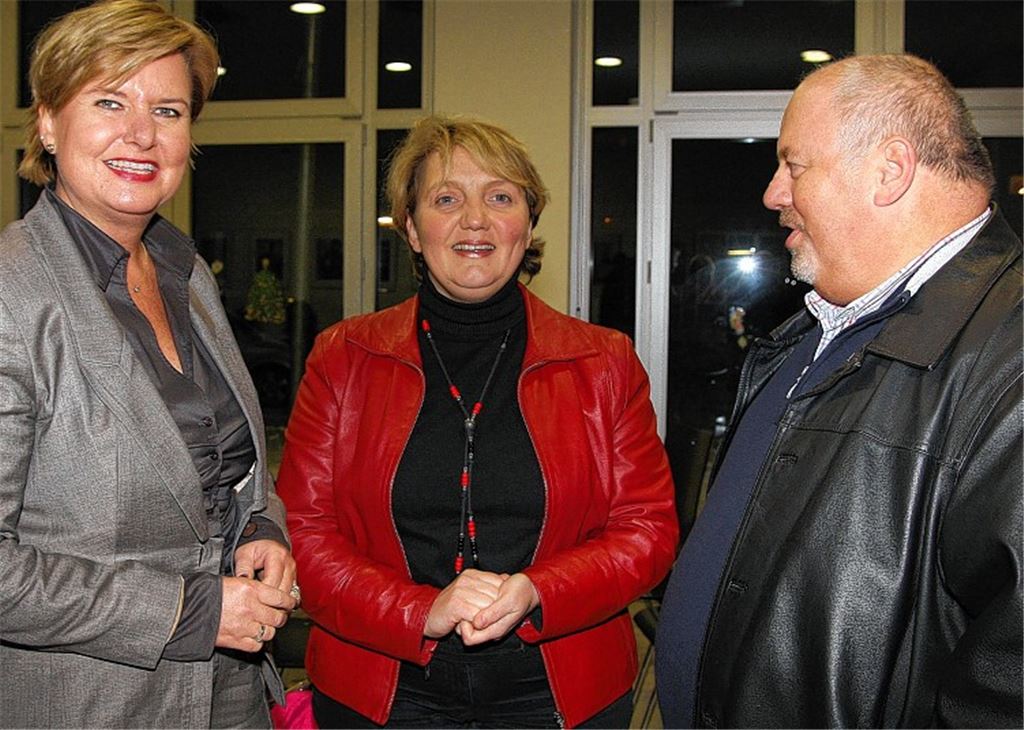 Eva Högl (li.) berichtet auf Einladung von Katja Mast und dem SPD-Kreisvorsitzenden Ralf Fuhrmann über den NSU-Untersuchungsausschuss. Foto: Wacker