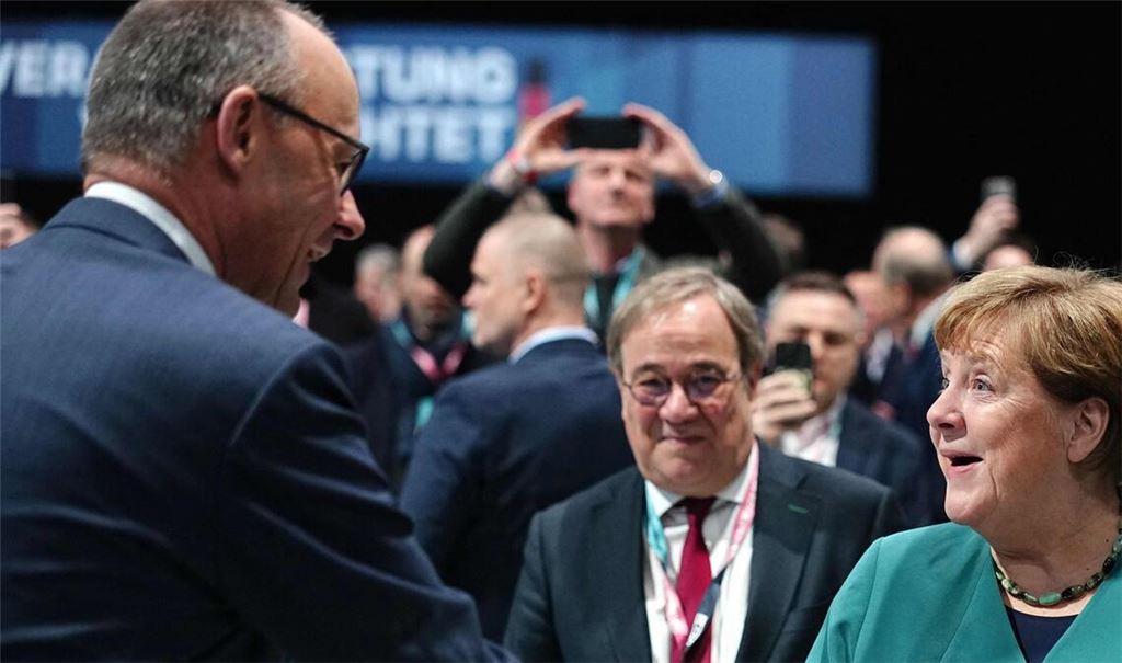 Ex-Kanzlerin Merkel (CDU) war am Freitag zu Gast beim CDU-Bundesparteitag in Stuttgart.