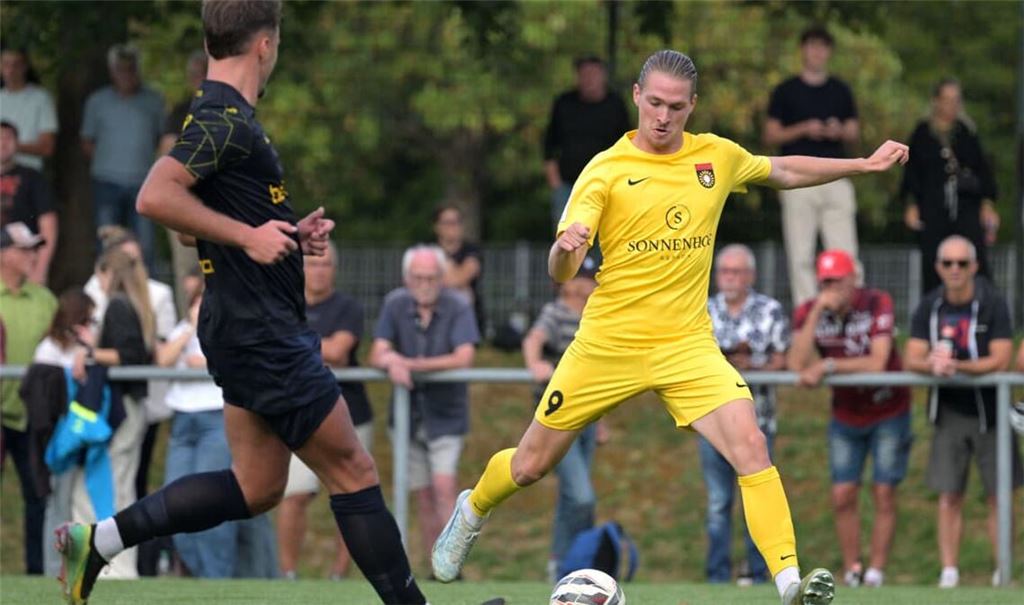 Ex-Kickers-Stürmer Marlon Faß erzielte beim 6:0 von Titelverteidiger SG Sonnenhof Großaspach in Ehningen zwei Tore.